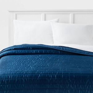 Room Essentials - Twin/Twin Extra Long Satin Quilt Dark Blue - Room  Blue
